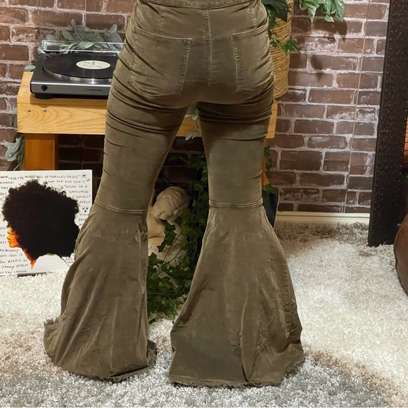FreePeople Bell Bottom Cords 26 - Picture 2 of 2